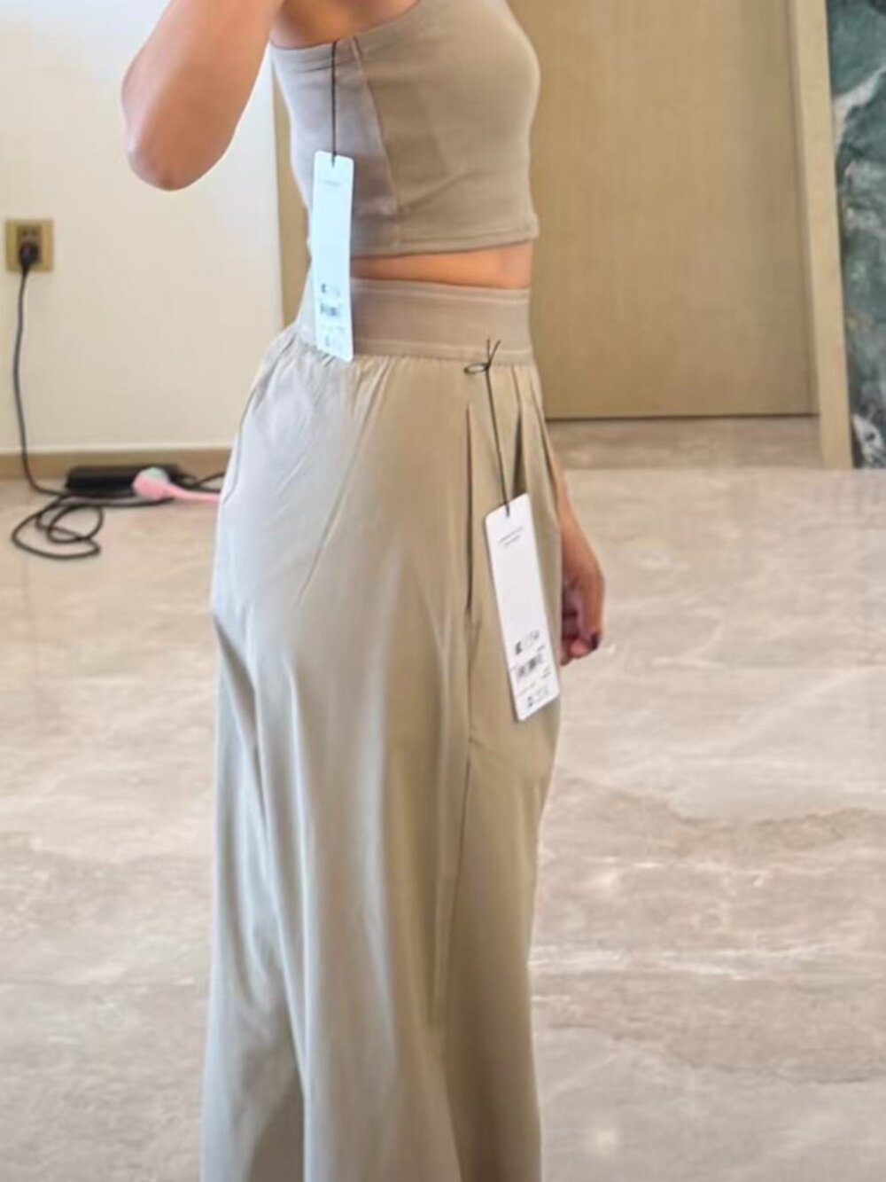 💖ALO Yoga Suit Up Trouser Gravel Color NWT（Regular）Quiet luxury pants - Picture 8 of 8
